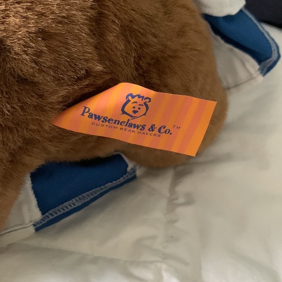 Cheerleader Bear NWT, Pawsenclaws Co., 6-piece outfit, Pom Poms & Cheer Necklace - Picture 11 of 15